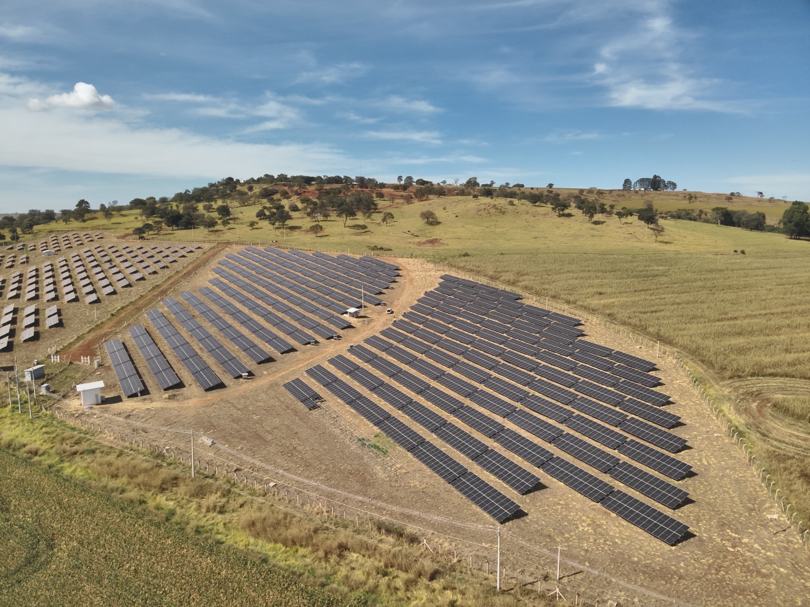 Vista aérea da usina fotovoltaica do Grupo Santa Zita em Minas Gerais